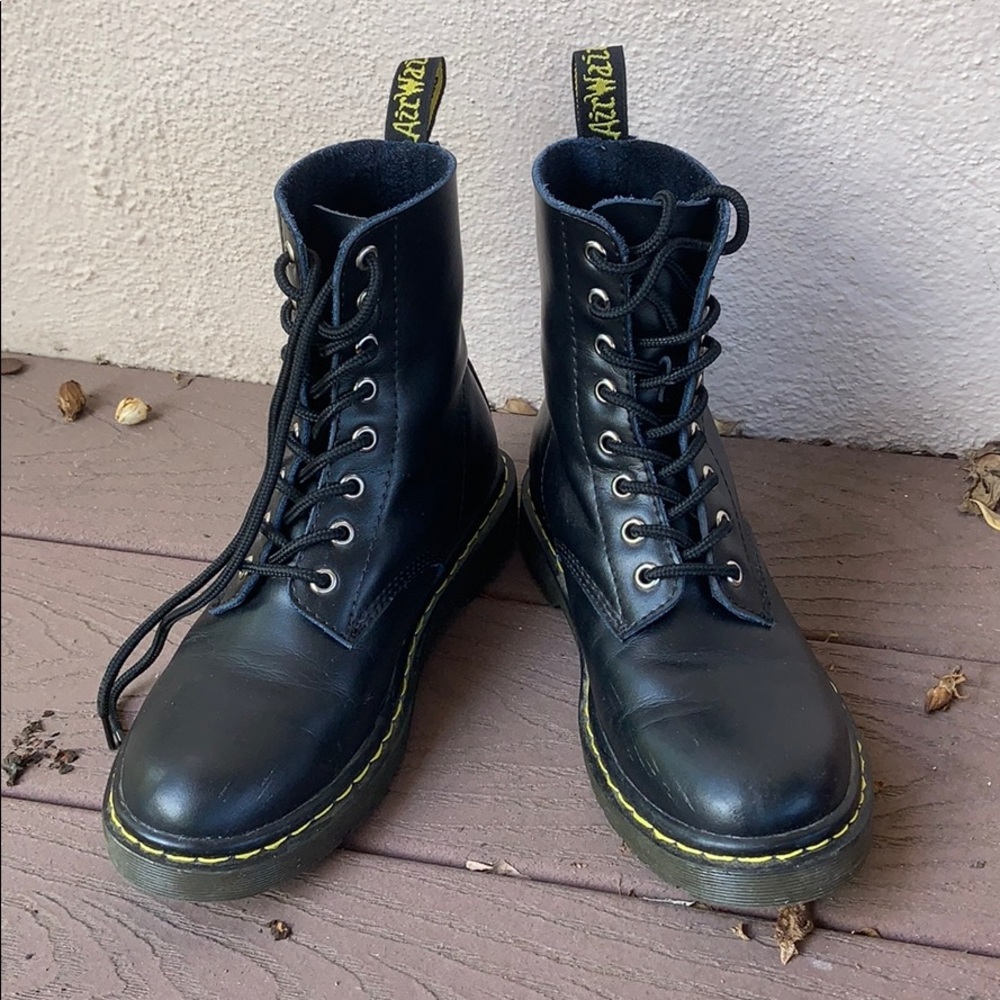 Dr. Marten’s Airwear combat boots